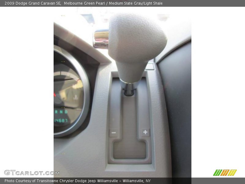 Melbourne Green Pearl / Medium Slate Gray/Light Shale 2009 Dodge Grand Caravan SE