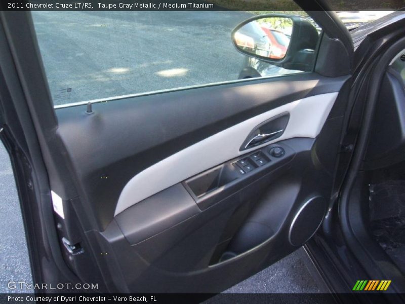 Door Panel of 2011 Cruze LT/RS