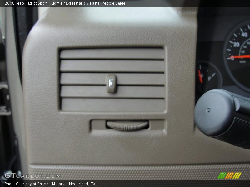 Light Khaki Metallic / Pastel Pebble Beige 2008 Jeep Patriot Sport