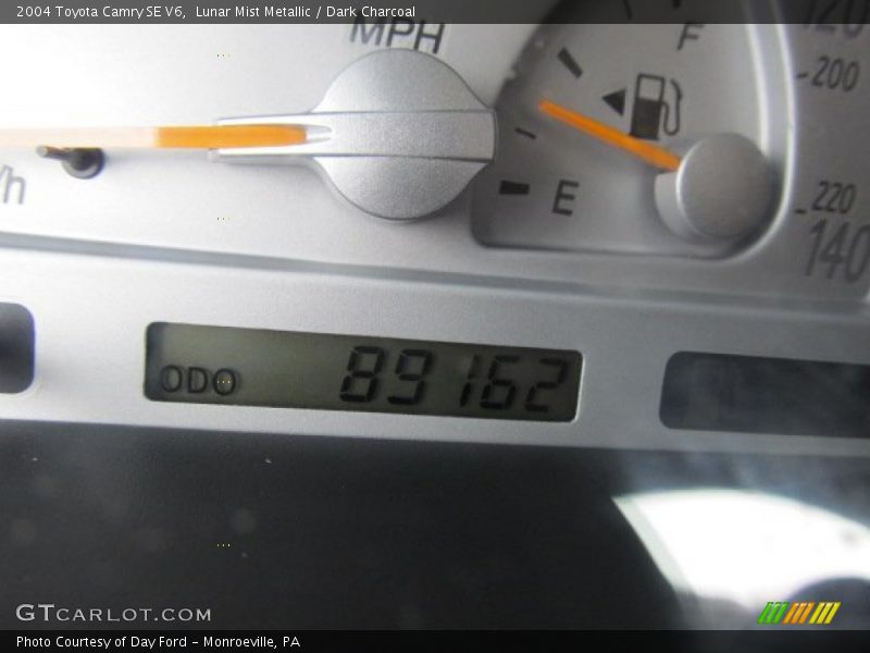 Lunar Mist Metallic / Dark Charcoal 2004 Toyota Camry SE V6