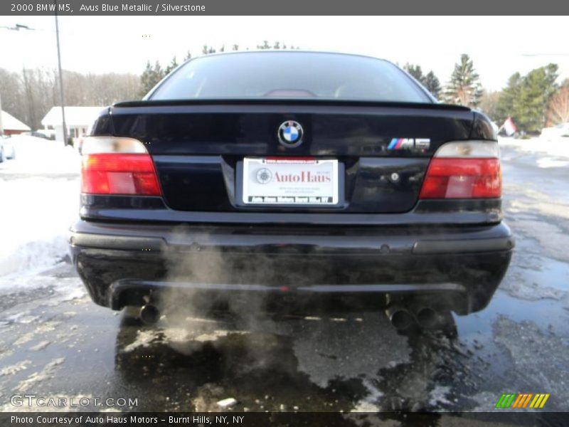 Avus Blue Metallic / Silverstone 2000 BMW M5