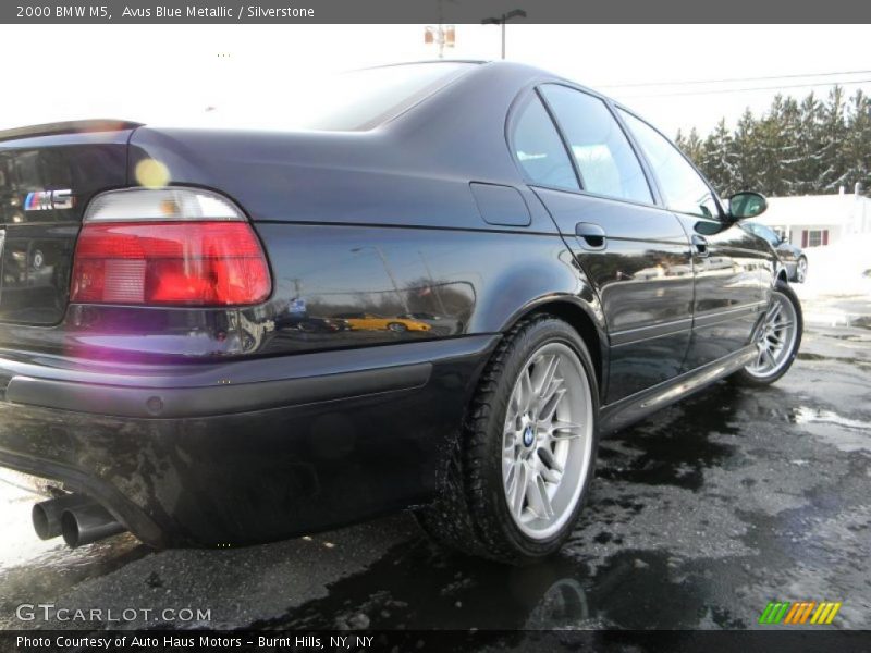 Avus Blue Metallic / Silverstone 2000 BMW M5