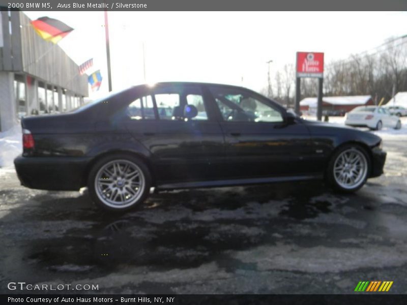 Avus Blue Metallic / Silverstone 2000 BMW M5