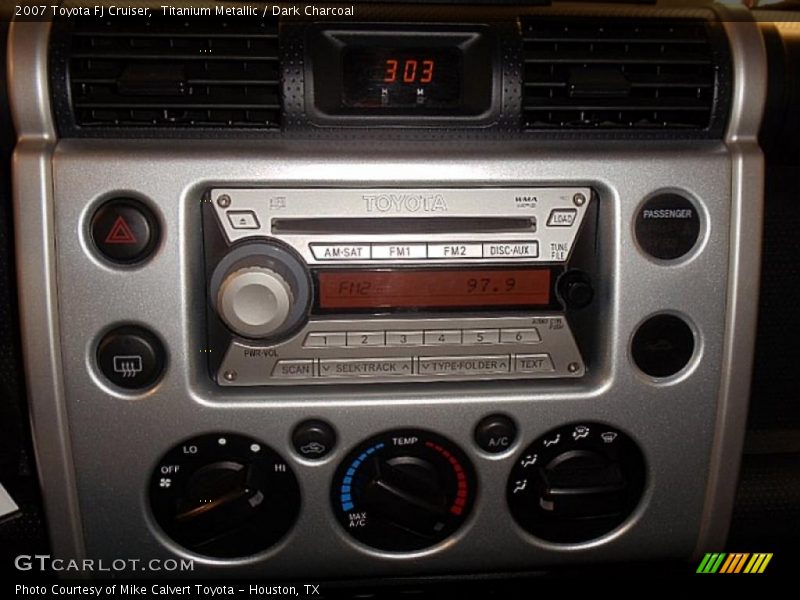 Titanium Metallic / Dark Charcoal 2007 Toyota FJ Cruiser