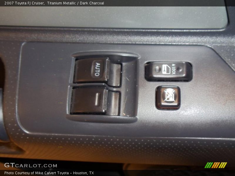 Titanium Metallic / Dark Charcoal 2007 Toyota FJ Cruiser