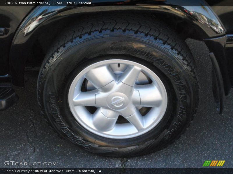 Super Black / Charcoal 2002 Nissan Pathfinder SE