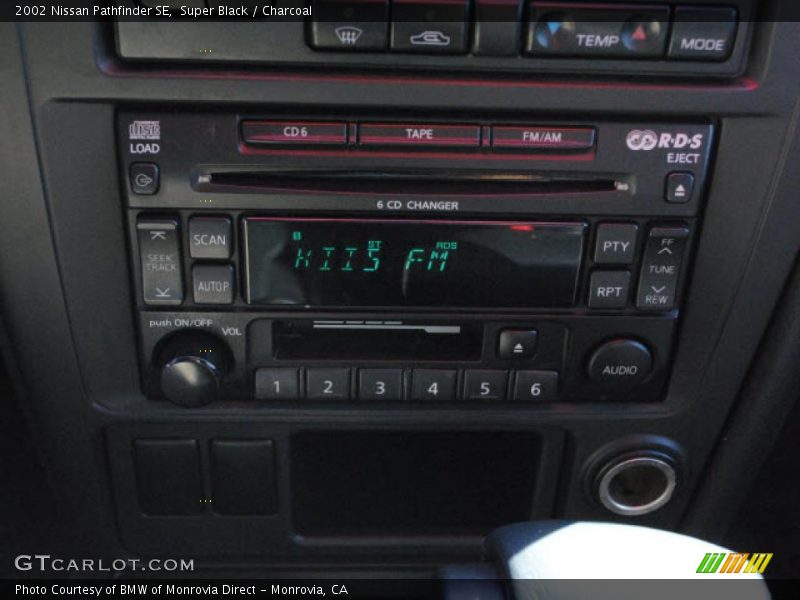 Super Black / Charcoal 2002 Nissan Pathfinder SE