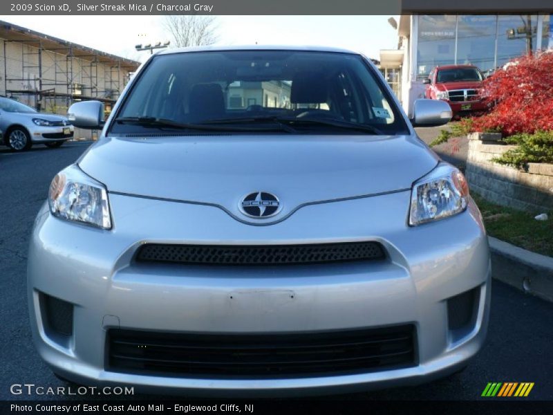 Silver Streak Mica / Charcoal Gray 2009 Scion xD