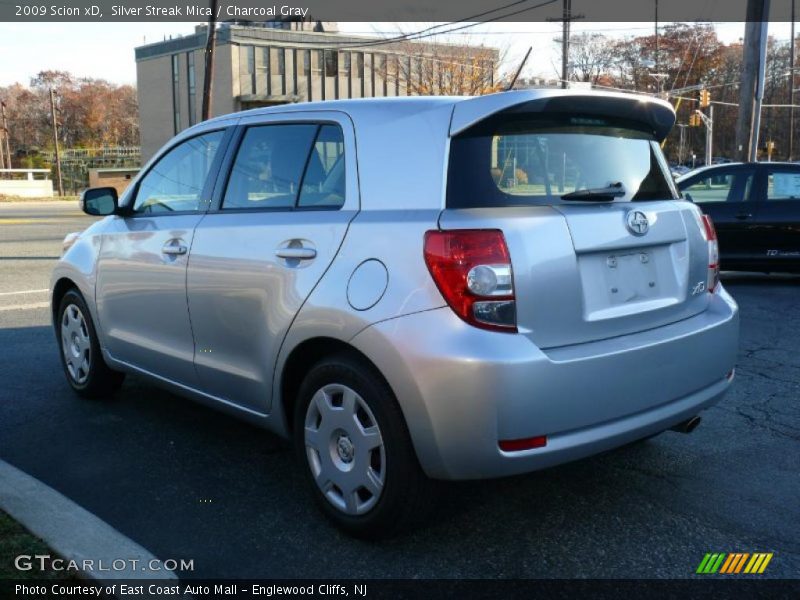 Silver Streak Mica / Charcoal Gray 2009 Scion xD