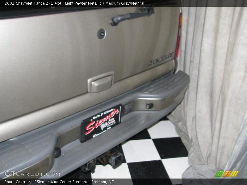 Light Pewter Metallic / Medium Gray/Neutral 2002 Chevrolet Tahoe Z71 4x4