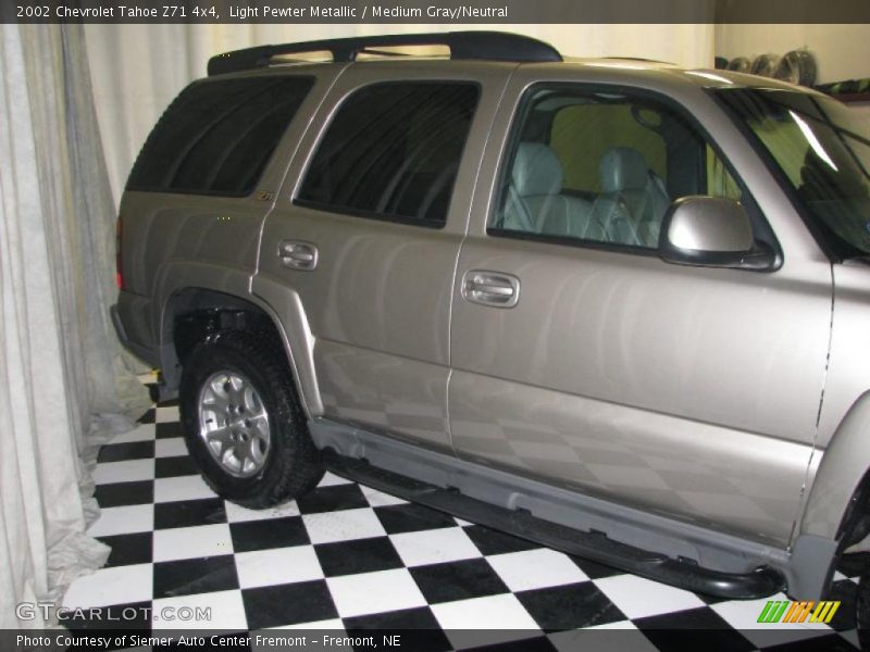 Light Pewter Metallic / Medium Gray/Neutral 2002 Chevrolet Tahoe Z71 4x4