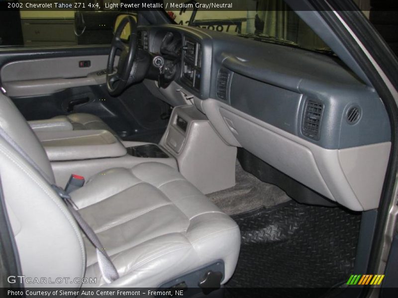 Light Pewter Metallic / Medium Gray/Neutral 2002 Chevrolet Tahoe Z71 4x4