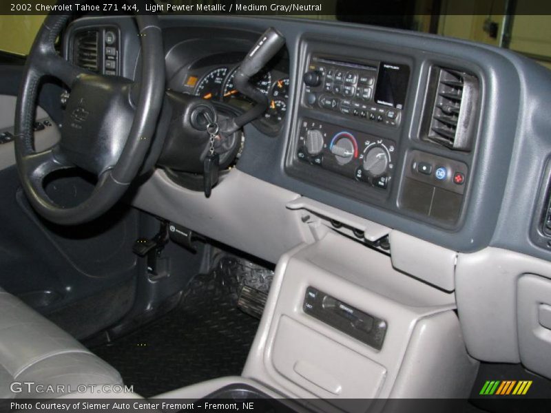 Light Pewter Metallic / Medium Gray/Neutral 2002 Chevrolet Tahoe Z71 4x4