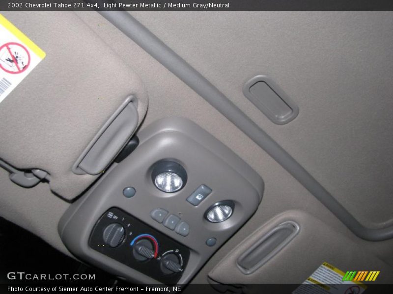 Light Pewter Metallic / Medium Gray/Neutral 2002 Chevrolet Tahoe Z71 4x4