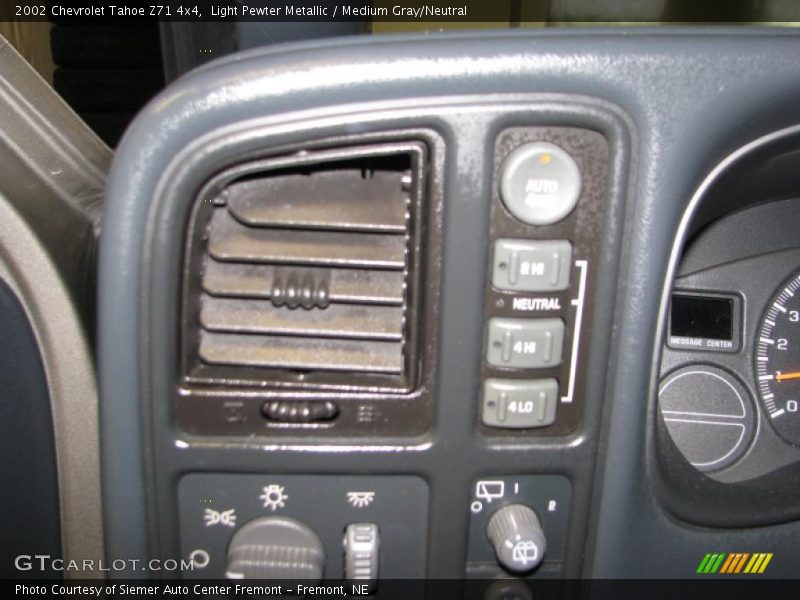 Light Pewter Metallic / Medium Gray/Neutral 2002 Chevrolet Tahoe Z71 4x4