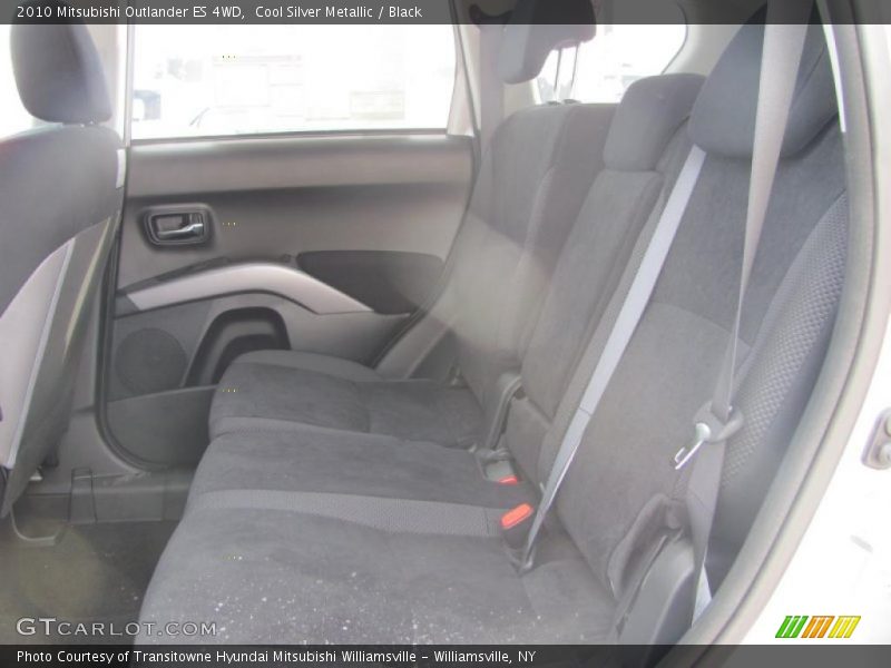 Cool Silver Metallic / Black 2010 Mitsubishi Outlander ES 4WD
