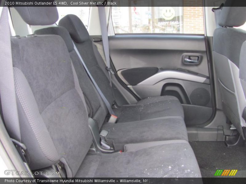 Cool Silver Metallic / Black 2010 Mitsubishi Outlander ES 4WD