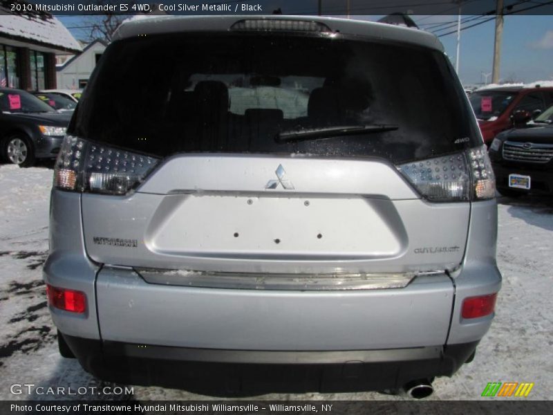 Cool Silver Metallic / Black 2010 Mitsubishi Outlander ES 4WD