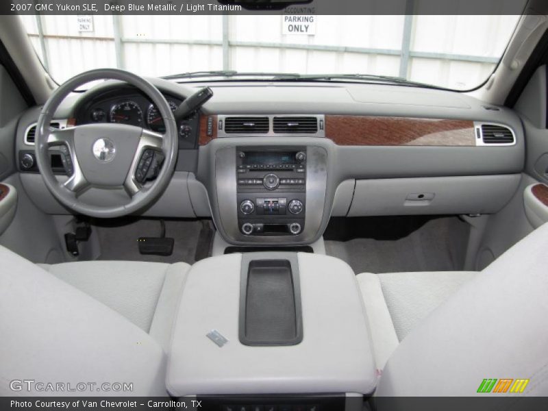 Deep Blue Metallic / Light Titanium 2007 GMC Yukon SLE