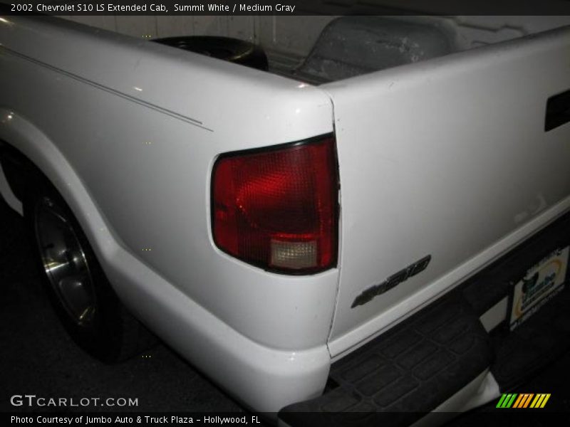 Summit White / Medium Gray 2002 Chevrolet S10 LS Extended Cab