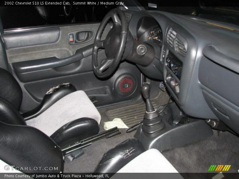 Summit White / Medium Gray 2002 Chevrolet S10 LS Extended Cab