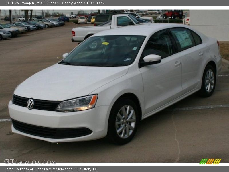 Candy White / Titan Black 2011 Volkswagen Jetta SE Sedan