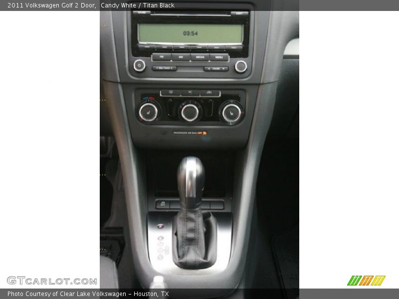 Candy White / Titan Black 2011 Volkswagen Golf 2 Door