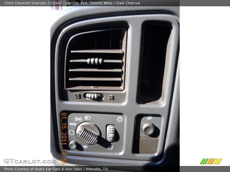 Summit White / Dark Charcoal 2004 Chevrolet Silverado 2500HD Crew Cab 4x4