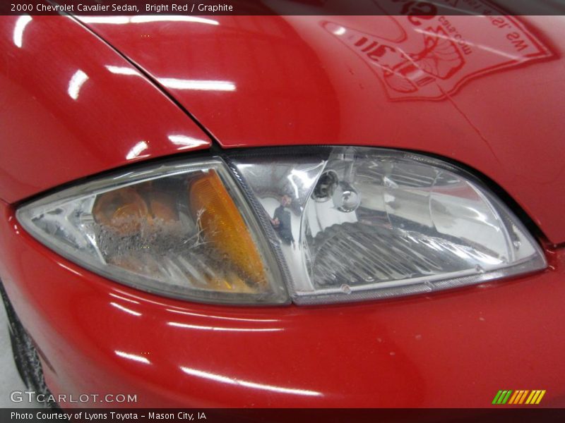Bright Red / Graphite 2000 Chevrolet Cavalier Sedan
