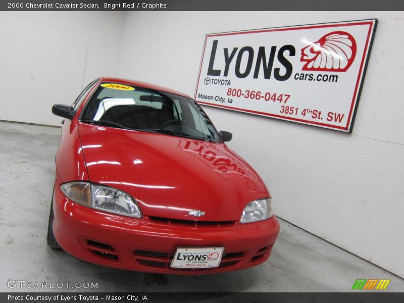 Bright Red / Graphite 2000 Chevrolet Cavalier Sedan
