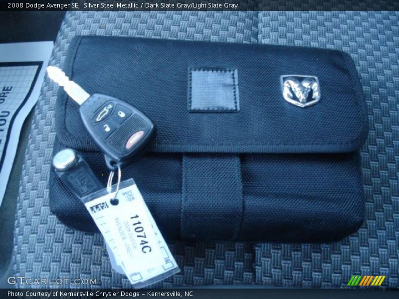 Silver Steel Metallic / Dark Slate Gray/Light Slate Gray 2008 Dodge Avenger SE