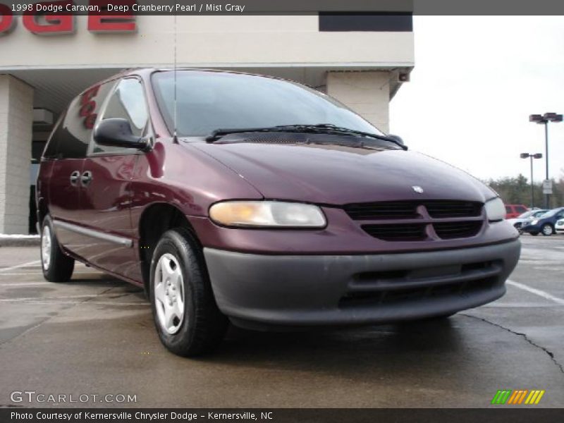 Front 3/4 View of 1998 Caravan 