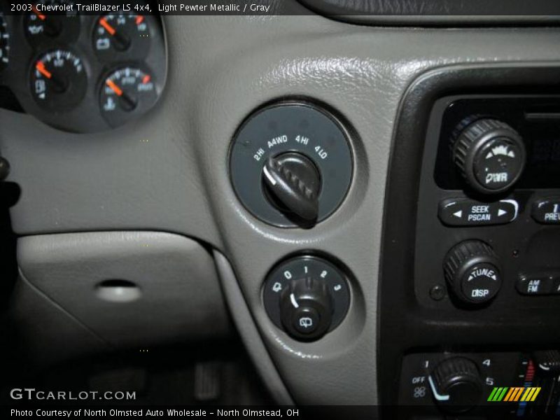 Light Pewter Metallic / Gray 2003 Chevrolet TrailBlazer LS 4x4