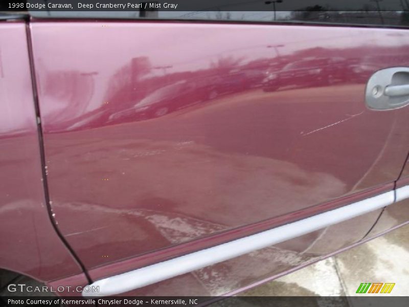 Deep Cranberry Pearl / Mist Gray 1998 Dodge Caravan