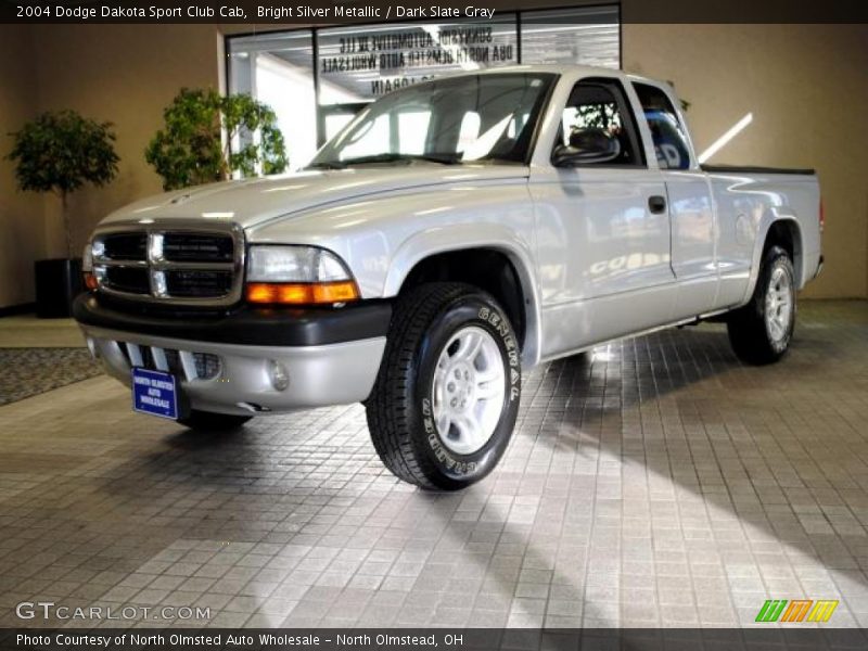 Bright Silver Metallic / Dark Slate Gray 2004 Dodge Dakota Sport Club Cab