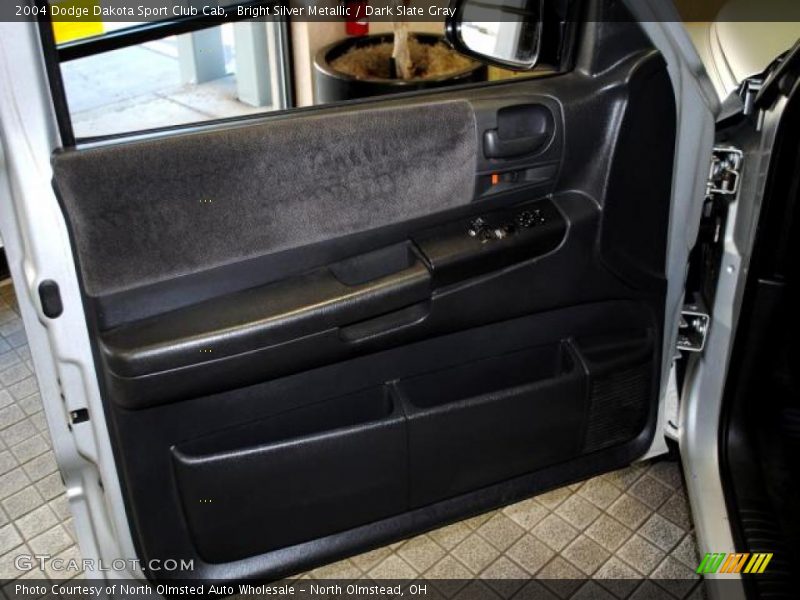 Bright Silver Metallic / Dark Slate Gray 2004 Dodge Dakota Sport Club Cab