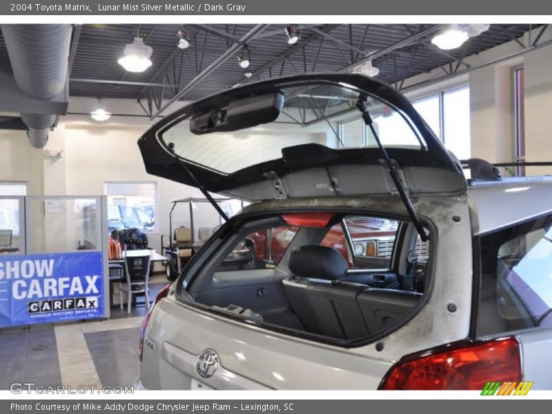 Lunar Mist Silver Metallic / Dark Gray 2004 Toyota Matrix