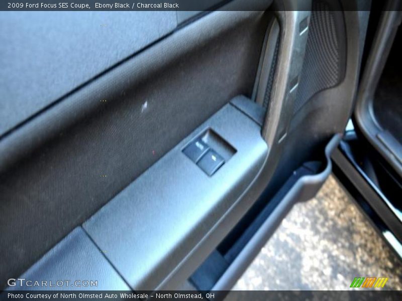Ebony Black / Charcoal Black 2009 Ford Focus SES Coupe