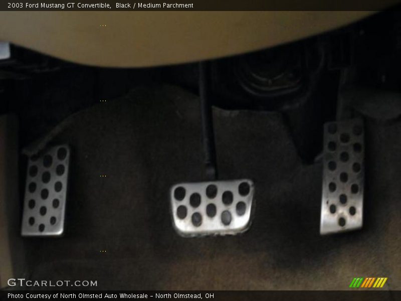 Black / Medium Parchment 2003 Ford Mustang GT Convertible