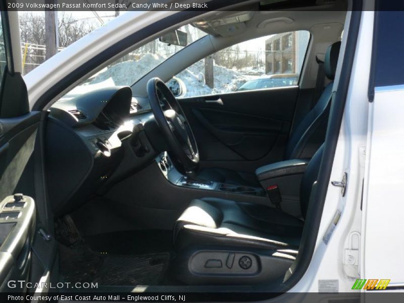 Candy White / Deep Black 2009 Volkswagen Passat Komfort Sedan