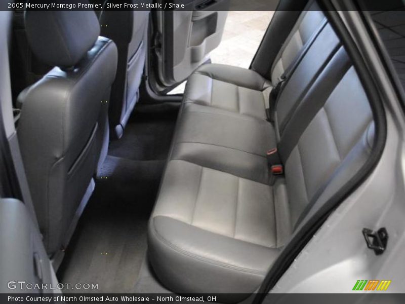 Silver Frost Metallic / Shale 2005 Mercury Montego Premier