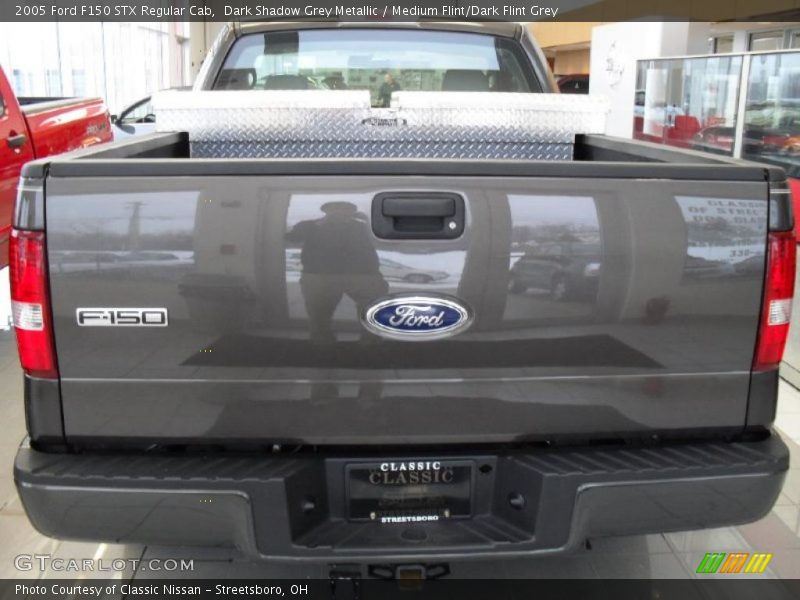 Dark Shadow Grey Metallic / Medium Flint/Dark Flint Grey 2005 Ford F150 STX Regular Cab