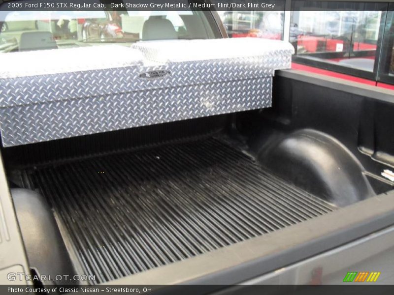 Dark Shadow Grey Metallic / Medium Flint/Dark Flint Grey 2005 Ford F150 STX Regular Cab