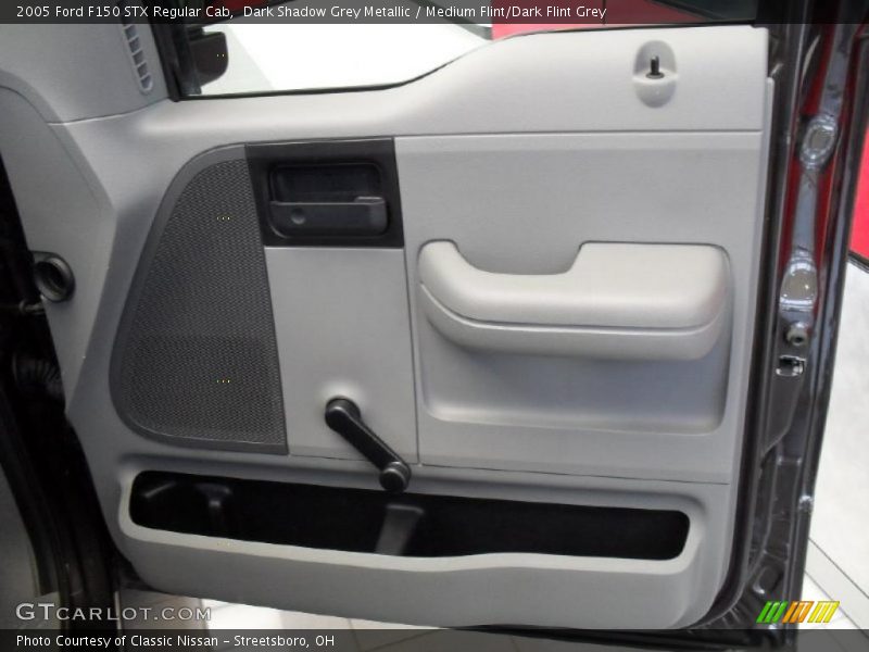 Dark Shadow Grey Metallic / Medium Flint/Dark Flint Grey 2005 Ford F150 STX Regular Cab