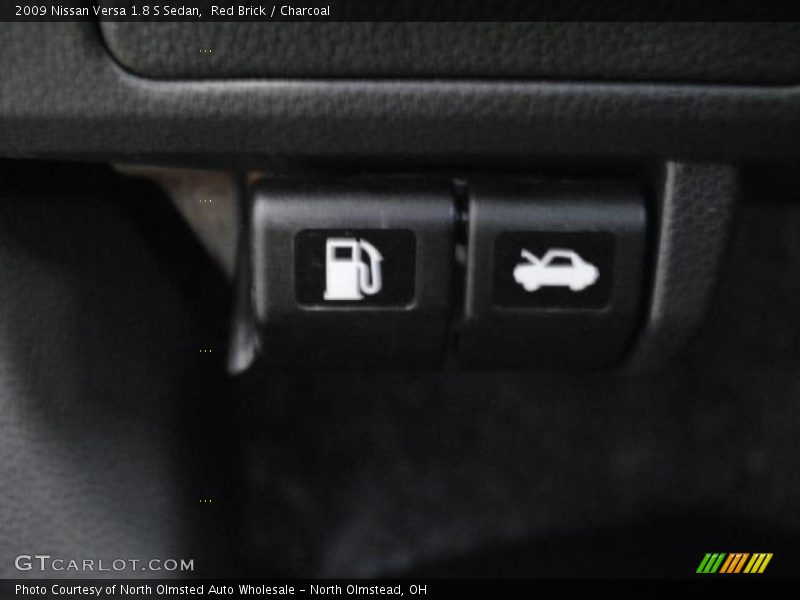 Red Brick / Charcoal 2009 Nissan Versa 1.8 S Sedan