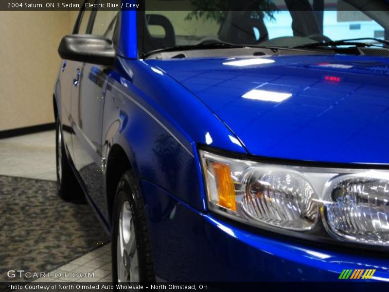 Electric Blue / Grey 2004 Saturn ION 3 Sedan