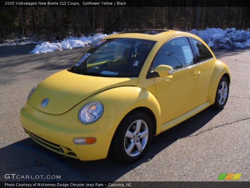 Sunflower Yellow / Black 2005 Volkswagen New Beetle GLS Coupe