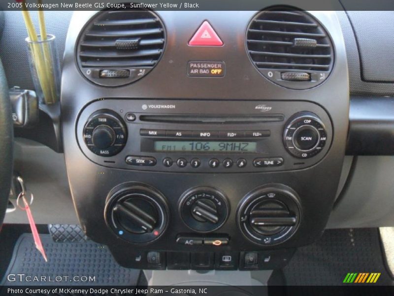 Sunflower Yellow / Black 2005 Volkswagen New Beetle GLS Coupe