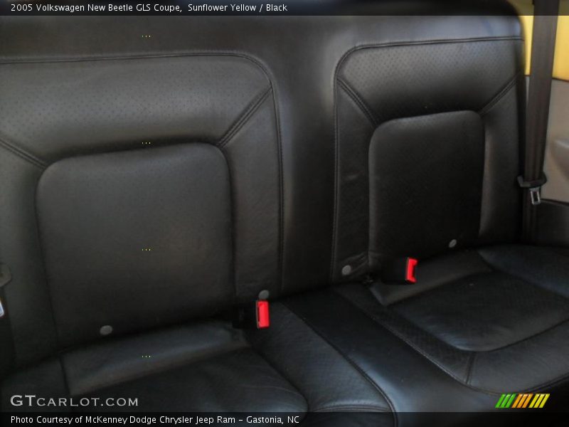 Sunflower Yellow / Black 2005 Volkswagen New Beetle GLS Coupe