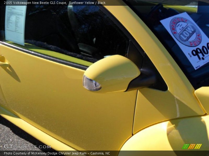 Sunflower Yellow / Black 2005 Volkswagen New Beetle GLS Coupe